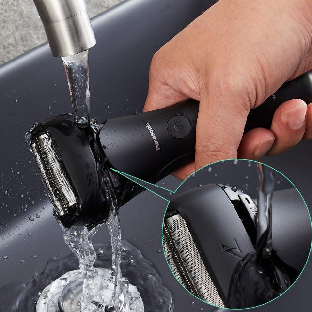 Panasonic ES-LT2B, waterproof 3-blade electric shaver with ultra-fast linear motor
