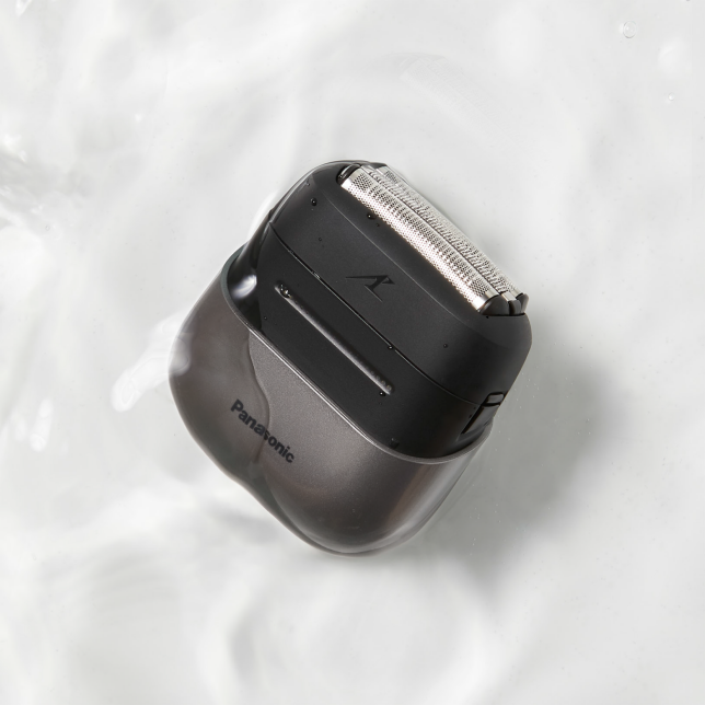 ES-CM3A, compact men’s 3-blade electric shaver for close shaving with USB charging (Type-C)